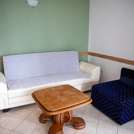 Luka Apartment *